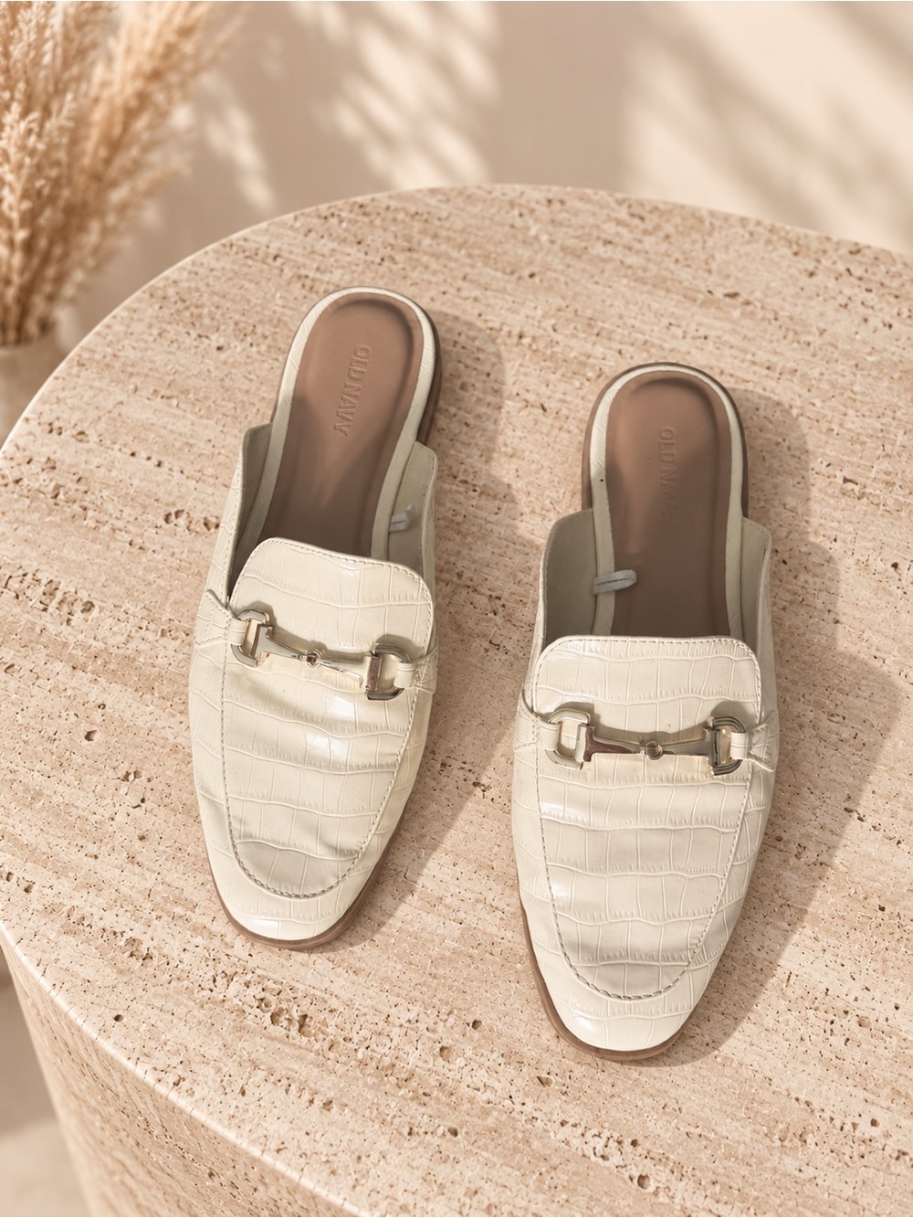 Old Navy Cream Croc-Embossed Slip-On Mules with Metal Bit